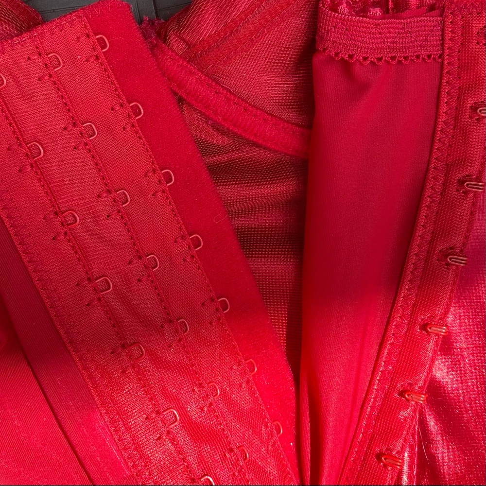 Vintage 80s/90s Red Bustier - Picture 5 of 5